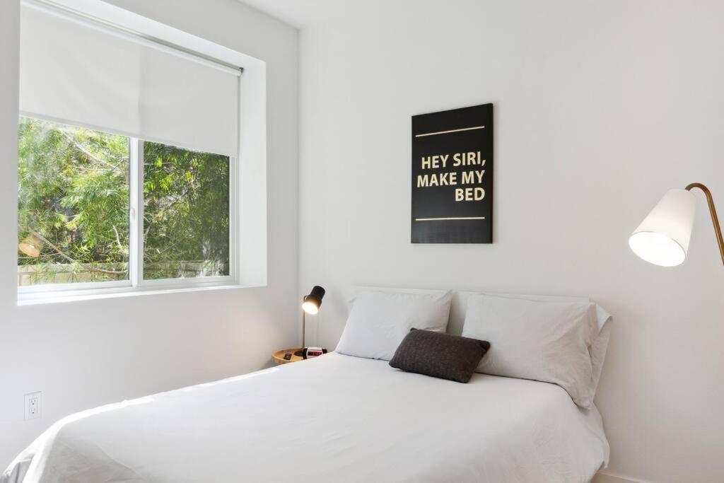 Bright, Modern, - Theater Room, Sleeps 9